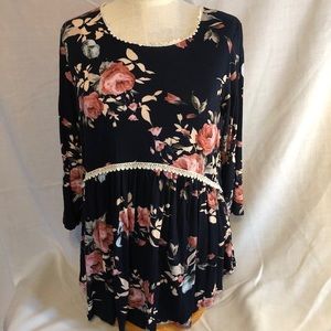 Vanilla Bay Woman’s size large top